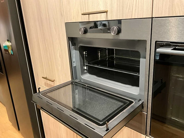Toonzaalkeuken schüller met atag apparatuur - afbeelding 16 van  29
