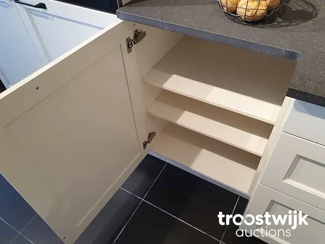 Toonzaalkeuken - afbeelding 15 van  42