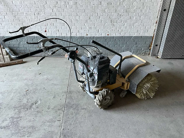 Top garden borstelmachine - afbeelding 1 van  7