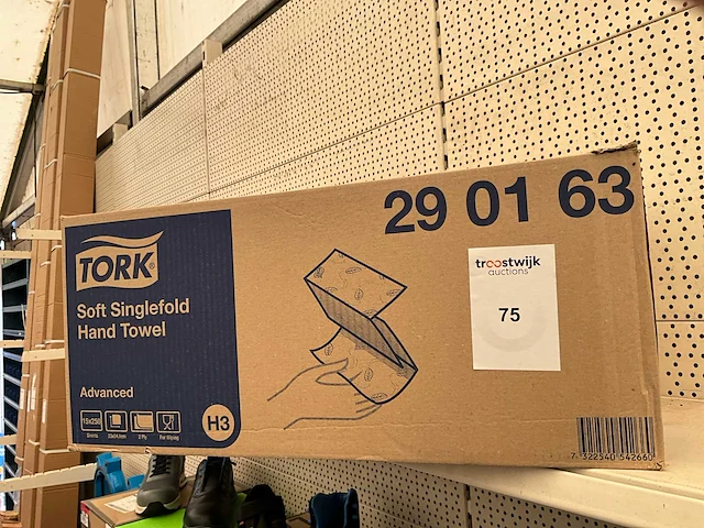 Tork. handdoekjes in papier - afbeelding 1 van  2