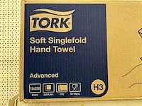 Tork. handdoekjes in papier - afbeelding 2 van  2