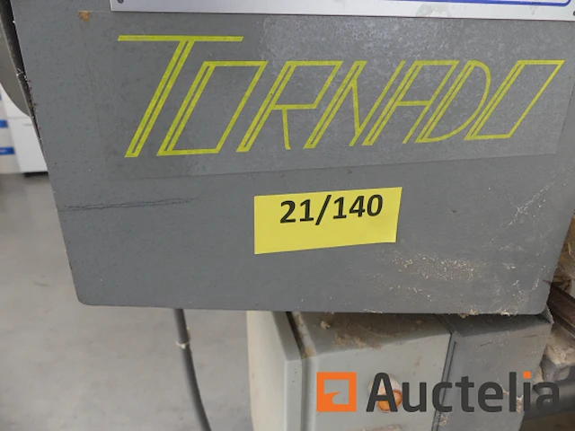 Tornado 300 breedbandschuurmachine - afbeelding 1 van  7