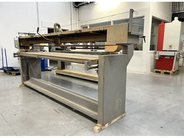 Tornado 300 langbandschuurmachine - afbeelding 1 van  9