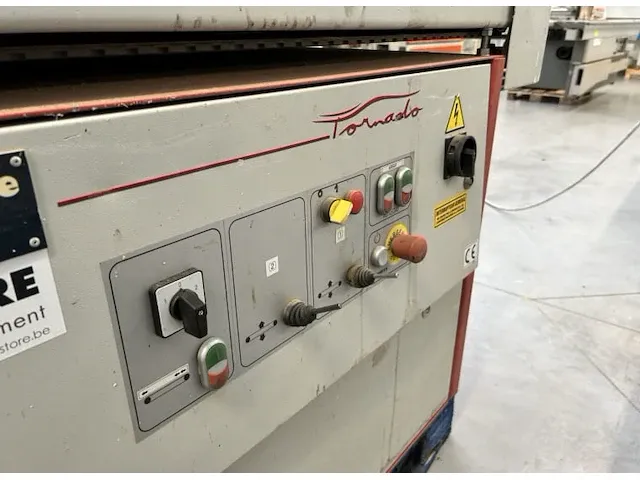 Tornado twingo 600 brushing machine - afbeelding 9 van  9