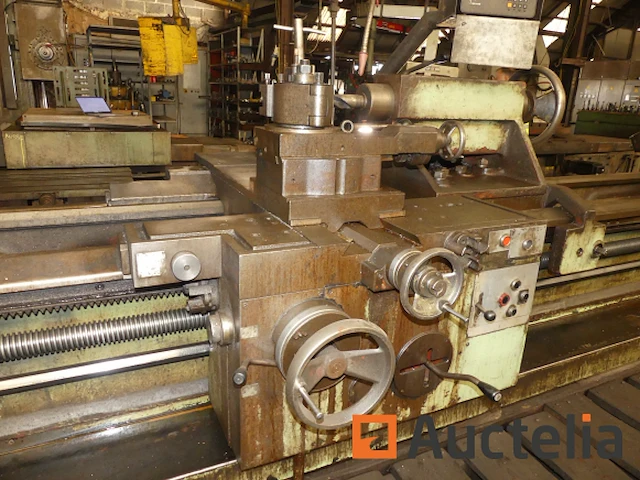 Tos sus 80 digitale metalen draaibank - afbeelding 12 van  14