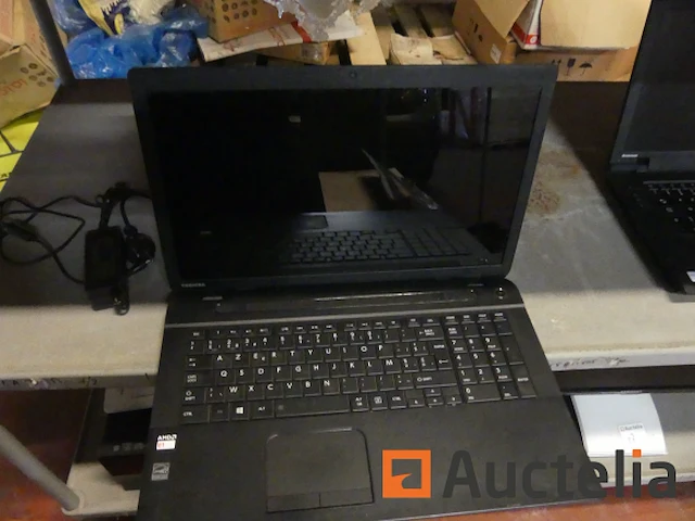 Toshiba satelliet laptop - afbeelding 1 van  6