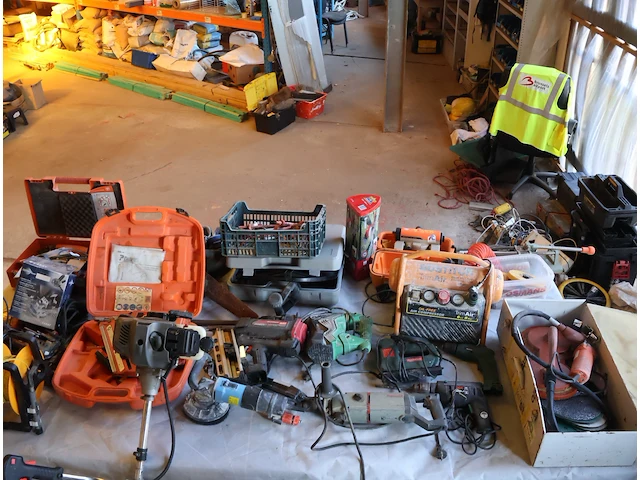 Totaalbod bouwmateriaal & gereedschap - afbeelding 56 van  83
