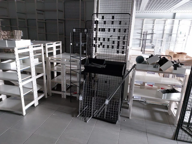 Totale infrastructuur en winkelmateriaal casa - afbeelding 18 van  26