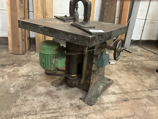 Toupie/freesmachine vertongen - afbeelding 5 van  11