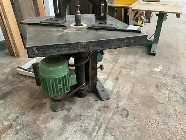 Toupie/freesmachine vertongen - afbeelding 6 van  11