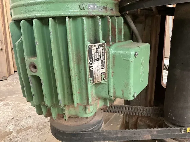 Toupie/freesmachine vertongen - afbeelding 9 van  11