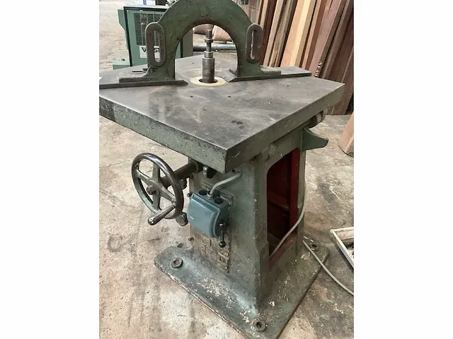Toupie/freesmachine vertongen - afbeelding 11 van  11