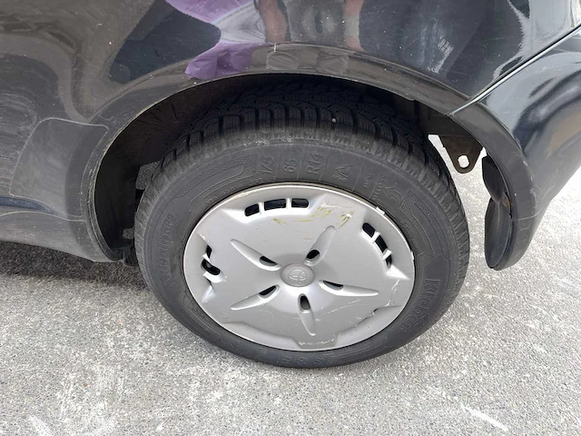 Toyota - 2000 - yaris - linea luna - personenauto - afbeelding 3 van  38