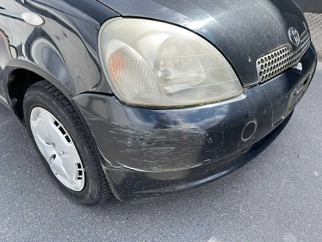 Toyota - 2000 - yaris - linea luna - personenauto - afbeelding 7 van  38