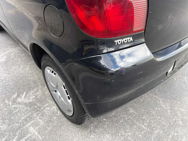 Toyota - 2000 - yaris - linea luna - personenauto - afbeelding 15 van  38