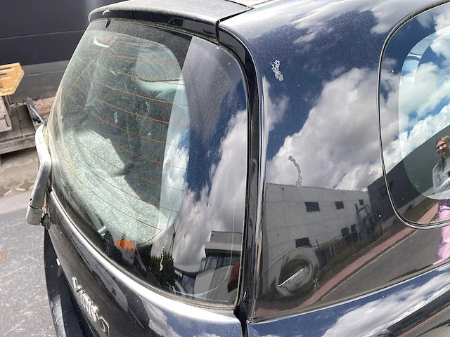 Toyota - 2000 - yaris - linea luna - personenauto - afbeelding 17 van  38
