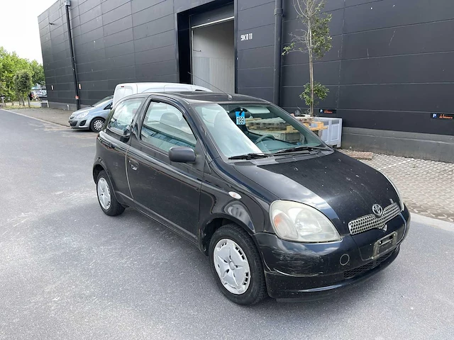 Toyota - 2000 - yaris - linea luna - personenauto - afbeelding 23 van  38