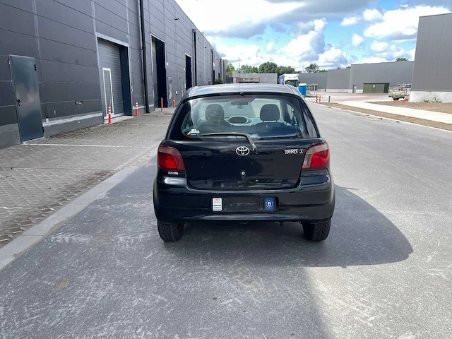 Toyota - 2000 - yaris - linea luna - personenauto - afbeelding 35 van  38