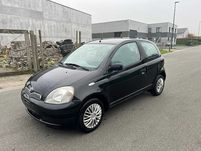 Toyota - 2000 - yaris - personenauto - afbeelding 1 van  19