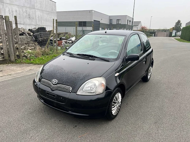 Toyota - 2000 - yaris - personenauto - afbeelding 13 van  19