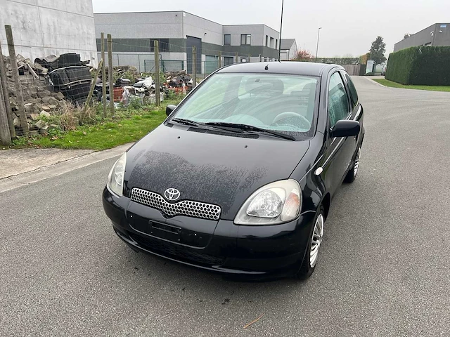 Toyota - 2000 - yaris - personenauto - afbeelding 14 van  19