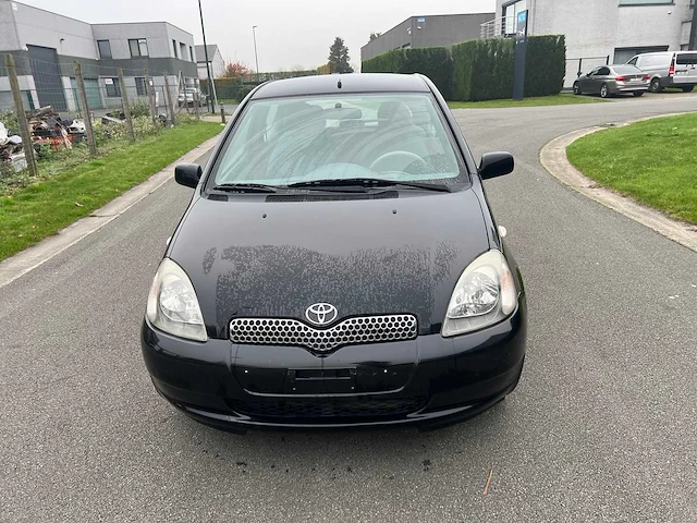 Toyota - 2000 - yaris - personenauto - afbeelding 15 van  19