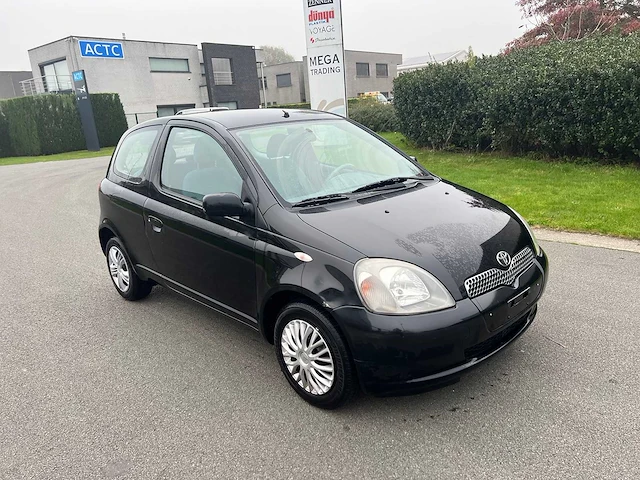 Toyota - 2000 - yaris - personenauto - afbeelding 16 van  19