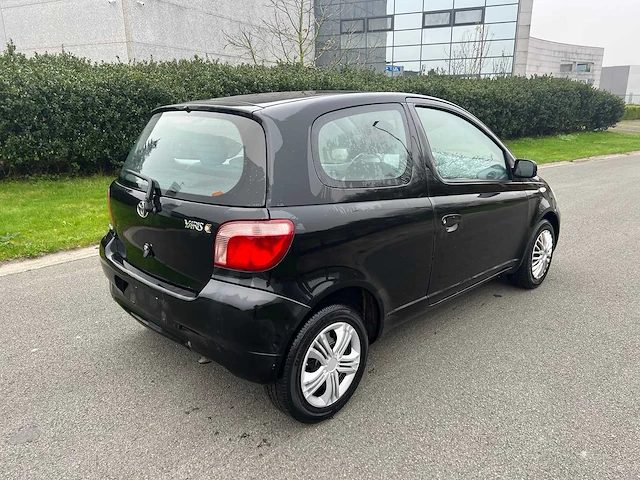 Toyota - 2000 - yaris - personenauto - afbeelding 18 van  19