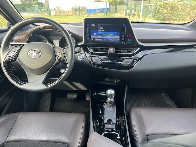 Toyota - 2017 - chr - hybride - personenauto - afbeelding 10 van  26
