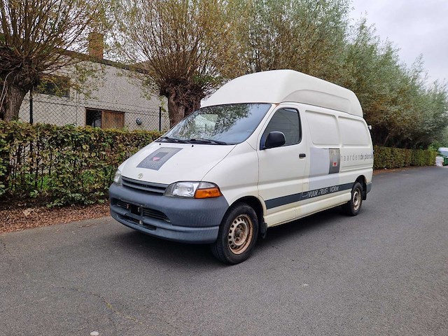 Toyota - 3 seater diesel van - hiace - van - afbeelding 1 van  18