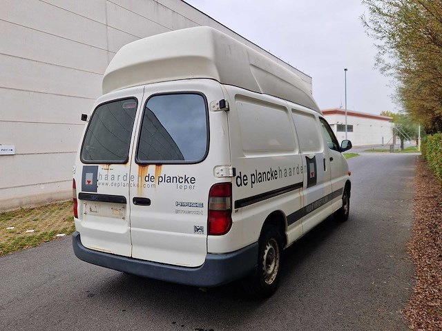 Toyota - 3 seater diesel van - hiace - van - afbeelding 13 van  18