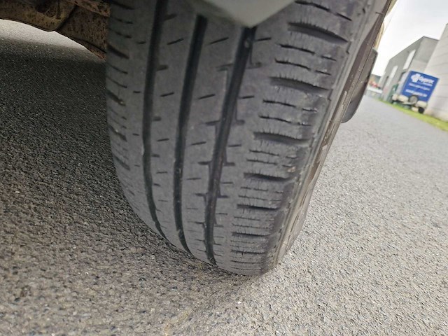 Toyota - 3 seater diesel van - hiace - van - afbeelding 18 van  18