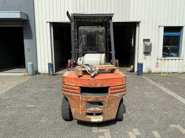 Toyota 35 vorkheftruck - afbeelding 4 van  13