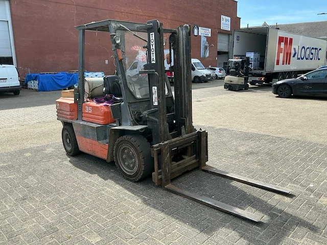 Toyota 35 vorkheftruck - afbeelding 7 van  13
