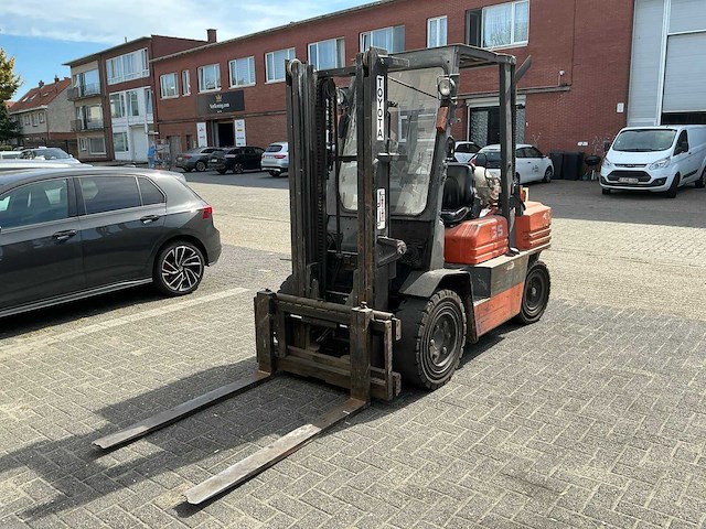 Toyota 35 vorkheftruck - afbeelding 1 van  13