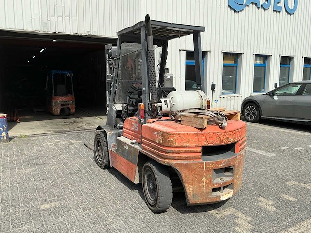 Toyota 35 vorkheftruck - afbeelding 7 van  13