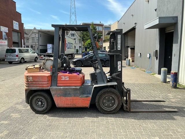 Toyota 35 vorkheftruck - afbeelding 10 van  13