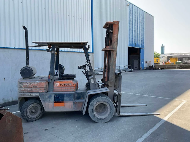 Toyota 40 vorkheftruck - afbeelding 11 van  16