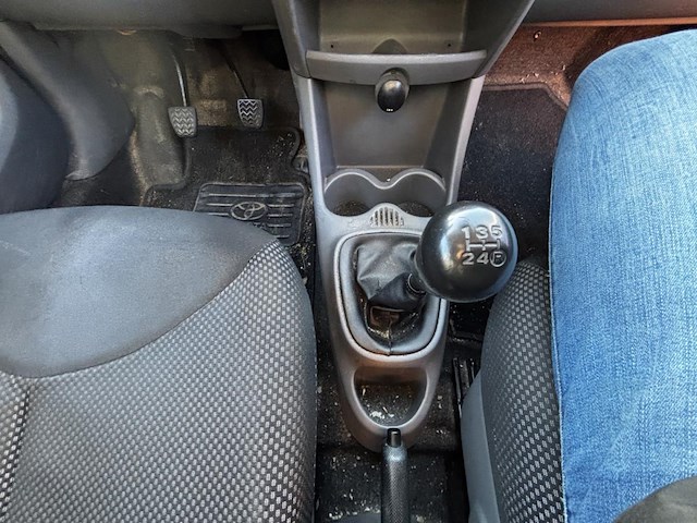 Toyota aygo 1.0i vvt-i car dance,2010 - afbeelding 2 van  21