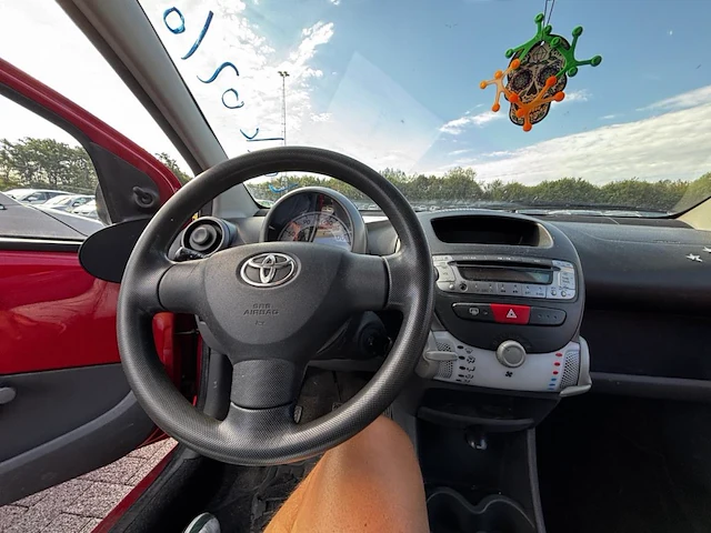 Toyota aygo 1.0i vvt-i toronto 68,2011 - afbeelding 3 van  37