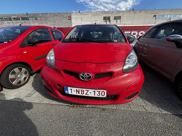 Toyota aygo 1.0i vvt-i toronto 68,2011 - afbeelding 12 van  37