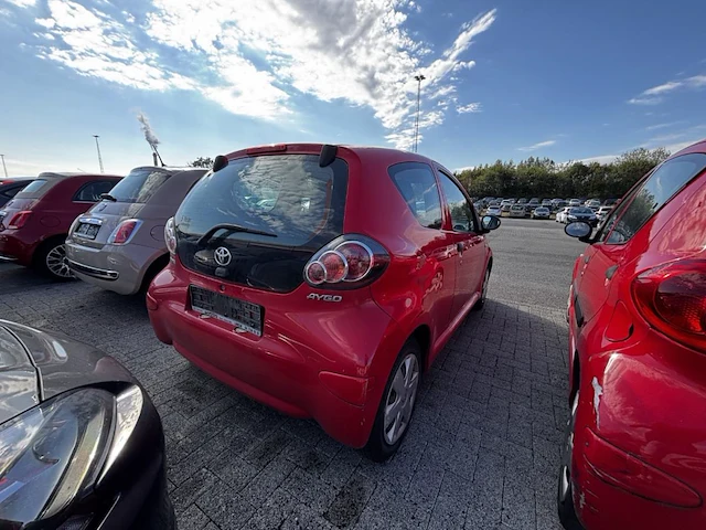 Toyota aygo 1.0i vvt-i toronto 68,2011 - afbeelding 32 van  37