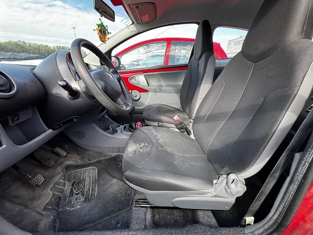 Toyota aygo 1.0i vvt-i toronto 68,2011 - afbeelding 36 van  37