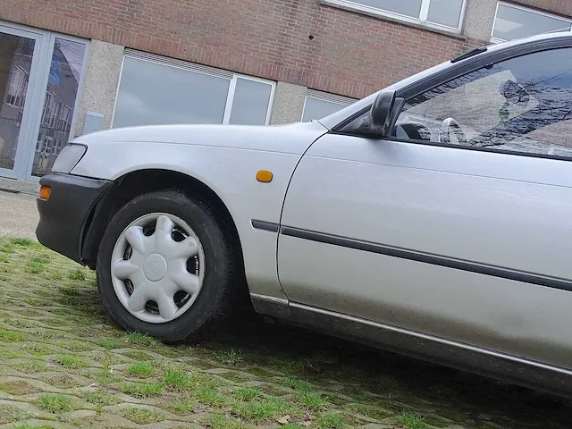 Toyota corolla 1.3 xli automatic (oldtimer) - afbeelding 2 van  44