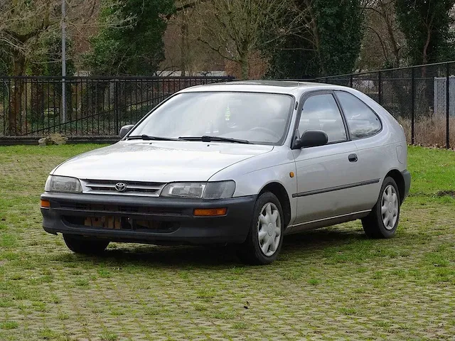 Toyota corolla 1.3 xli automatic (oldtimer) - afbeelding 1 van  44