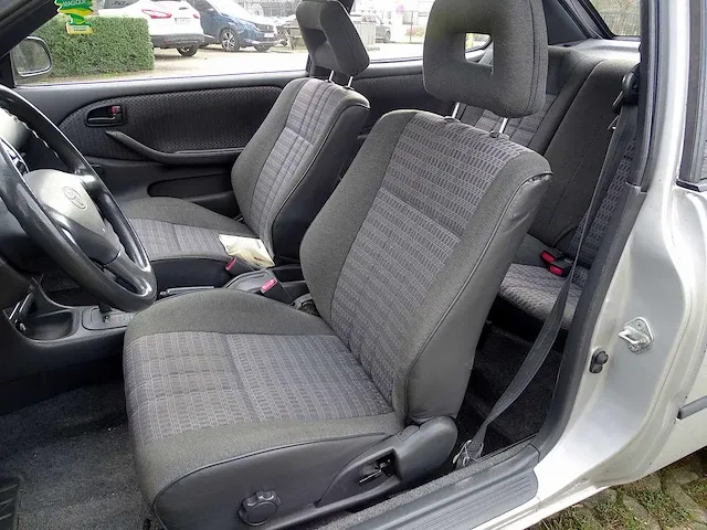 Toyota corolla 1.3 xli automatic (oldtimer) - afbeelding 22 van  44