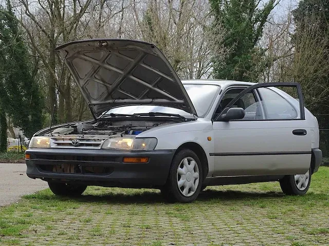 Toyota corolla 1.3 xli automatic (oldtimer) - afbeelding 32 van  44