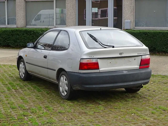 Toyota corolla 1.3 xli automatic (oldtimer) - afbeelding 23 van  44