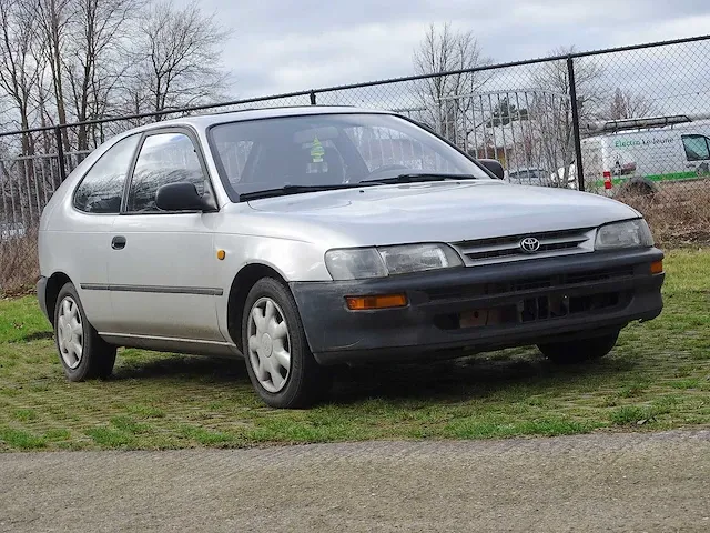Toyota corolla 1.3 xli automatic (oldtimer) - afbeelding 40 van  44