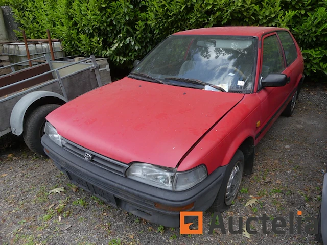 Toyota corolla car (voor onderdelen) - afbeelding 1 van  19